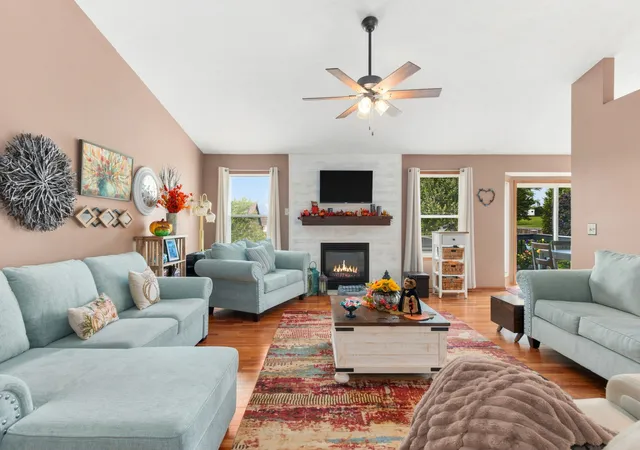Photo 4 of Single family home for sale at 1062 Kingsway Ln, Byron, IL 61010 | MLS# 12762639 | Listing updated on 2026-10-05