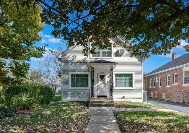 Photo 1 of Single family home for sale at 1002 Vine St, Joliet, IL 60435 | MLS# 12762645 | Listing updated on 2026-10-29