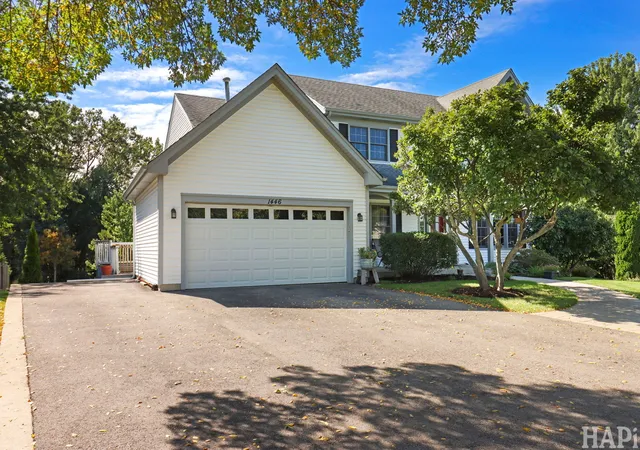 Photo 2 of Single family home for sale at 1446 Kingsbury Ct, Gurnee, IL 60031 | MLS# 12762669 | Listing updated on 2026-10-04