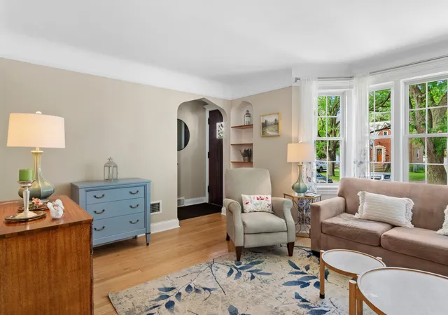 Photo 2 of Single family home for sale at 7049 N Moselle Ave, Chicago, IL 60646 | MLS# 12762673 | Listing updated on 2026-09-24
