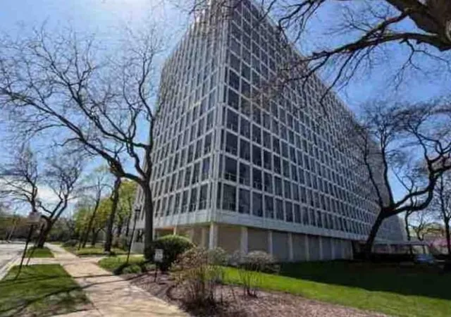 Photo 3 of Sale Pending at 601 E 32nd Street #407, Chicago, IL 60616 | MLS# 12762680 | Listing updated on 2026-10-22
