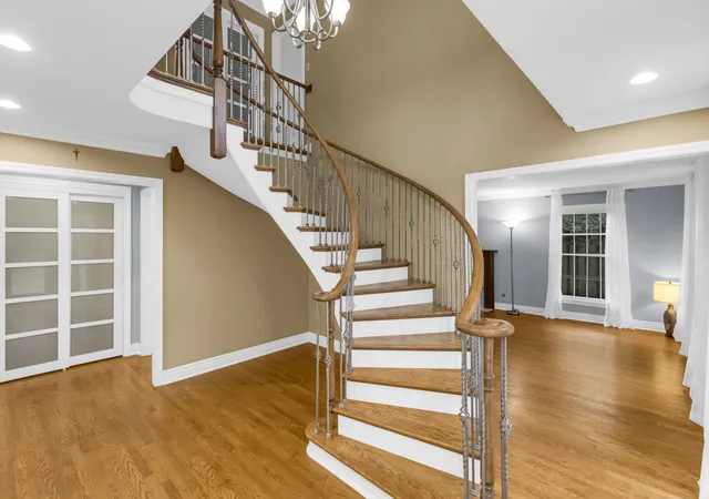 Photo 3 of Single family home for sale at 1802 S Fernandez Ave, Arlington Heights, IL 60005 | MLS# 12762688 | Listing updated on 2026-09-22