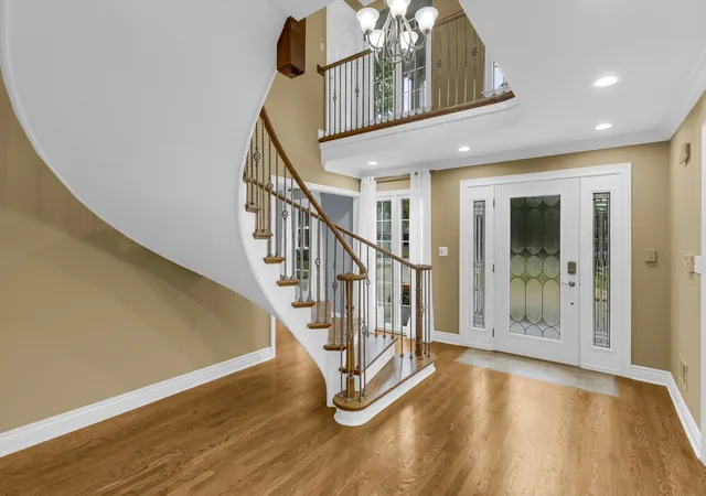 Photo 3 of Single family home for sale at 1802 S Fernandez Ave, Arlington Heights, IL 60005 | MLS# 12762688 | Listing updated on 2026-09-22
