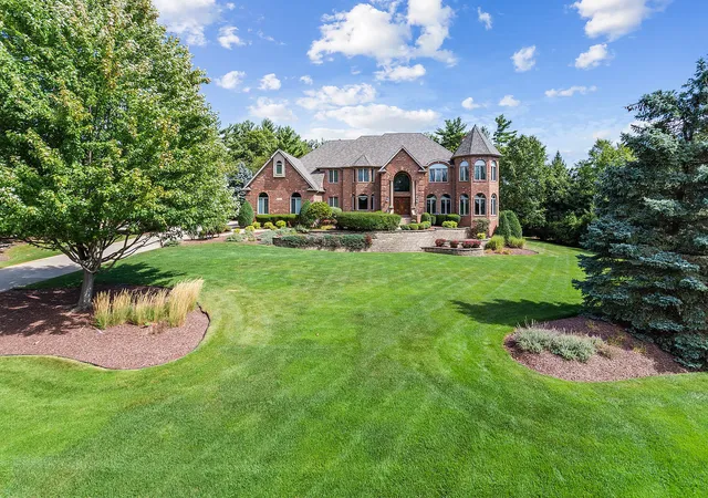 Photo 2 of Single family home for sale at 14044 W Austrian Ct, Homer Glen, IL 60491 | MLS# 12762689 | Listing updated on 2026-09-28