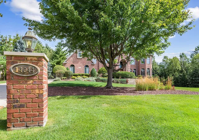 Photo 3 of Single family home for sale at 14044 W Austrian Ct, Homer Glen, IL 60491 | MLS# 12762689 | Listing updated on 2026-09-28