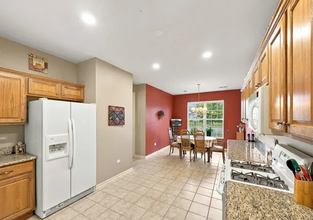 Photo 4 of Single family home for sale at 13830 Wilshire Way, Huntley, IL 60142 | MLS# 12762718 | Listing updated on 2026-09-23