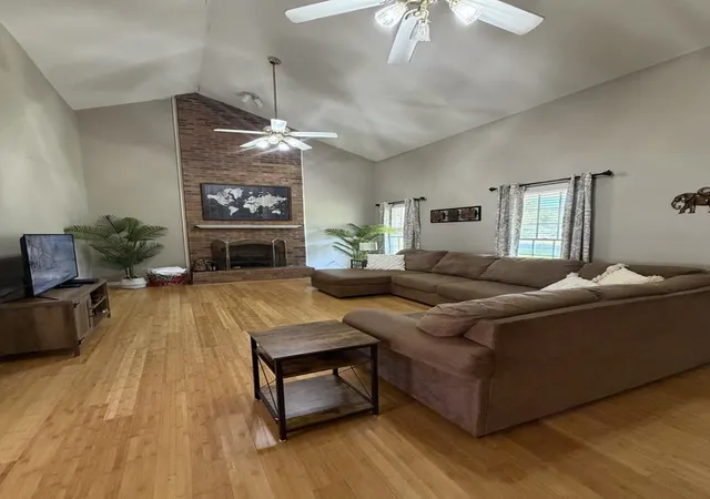 Photo 3 of Single family home for sale at 2815 Spruce Dr, Metropolis, IL 62960 | MLS# 12762753 | Listing updated on 2026-09-22