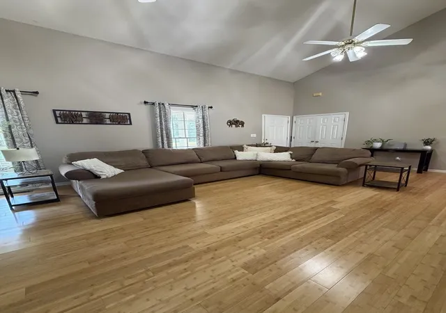 Photo 3 of Single family home for sale at 2815 Spruce Dr, Metropolis, IL 62960 | MLS# 12762753 | Listing updated on 2026-09-22