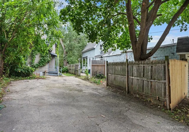 Photo 4 of Single family home for sale at 679 Villa St, Elgin, IL 60120 | MLS# 12762758 | Listing updated on 2026-09-23