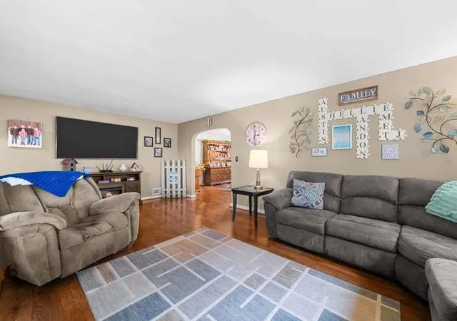 Photo 3 of Sale Pending at 110 N Maple Ave, Polo, IL 61064 | MLS# 12762781 | Listing updated on 2026-10-05