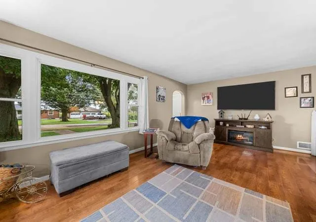 Photo 4 of Sale Pending at 110 N Maple Ave, Polo, IL 61064 | MLS# 12762781 | Listing updated on 2026-10-05