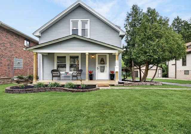 Photo 1 of Single family home for sale at 29 N Ahrens Ave, Lombard, IL 60148 | MLS# 12762797 | Listing updated on 2026-09-24