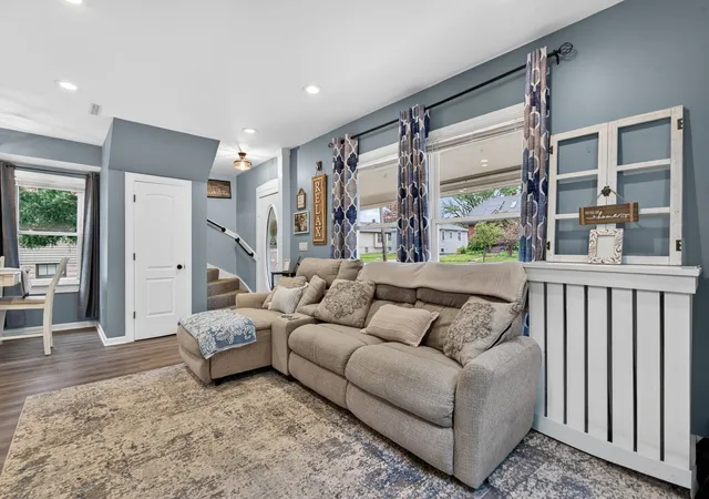 Photo 3 of Single family home for sale at 29 N Ahrens Ave, Lombard, IL 60148 | MLS# 12762797 | Listing updated on 2026-09-24