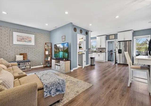 Photo 4 of Single family home for sale at 29 N Ahrens Ave, Lombard, IL 60148 | MLS# 12762797 | Listing updated on 2026-09-24