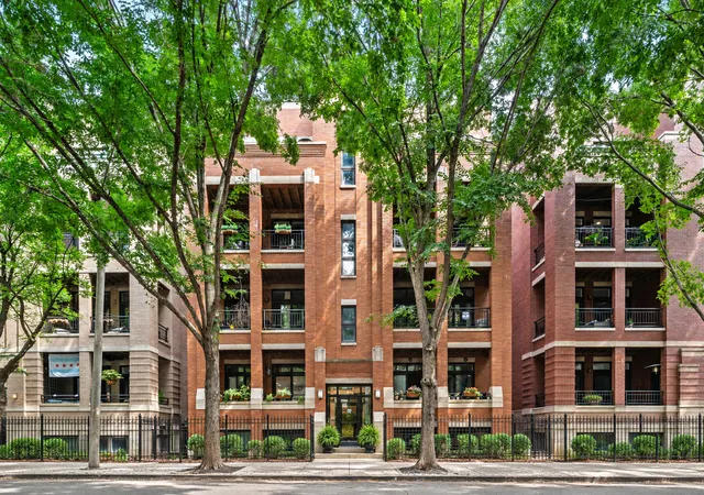 Condo for sale at 679 N Peoria St #4S, Chicago, IL 60642 | MLS# 12762799