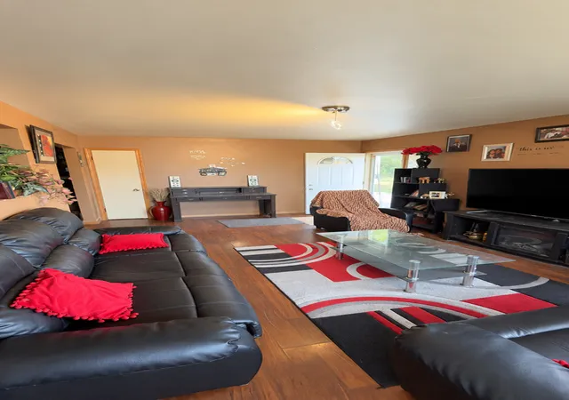 Photo 3 of Single family home for sale at 2322 W 157th Place, Markham, IL 60426 | MLS# 12762802 | Listing updated on 2026-09-22