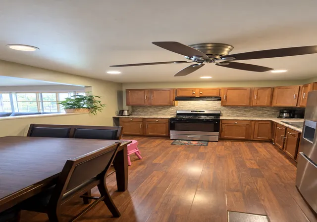 Photo 3 of Single family home for sale at 2322 W 157th Place, Markham, IL 60426 | MLS# 12762802 | Listing updated on 2026-09-22