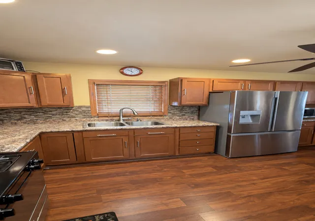 Photo 4 of Single family home for sale at 2322 W 157th Place, Markham, IL 60426 | MLS# 12762802 | Listing updated on 2026-09-22
