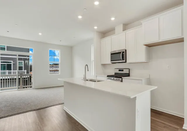 Photo 4 of Townhouse for sale at 2036 Yellowstone Blvd, Mundelein, IL 60060 | MLS# 12762804 | Listing updated on 2026-09-20
