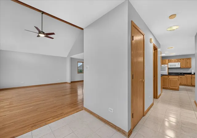 Photo 3 of Single family home for sale at 1285 Drawbridge Ln, Lemont, IL 60439 | MLS# 12762833 | Listing updated on 2026-10-08