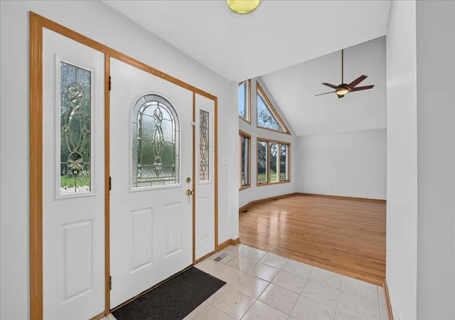 Photo 3 of Single family home for sale at 1285 Drawbridge Ln, Lemont, IL 60439 | MLS# 12762833 | Listing updated on 2026-10-08