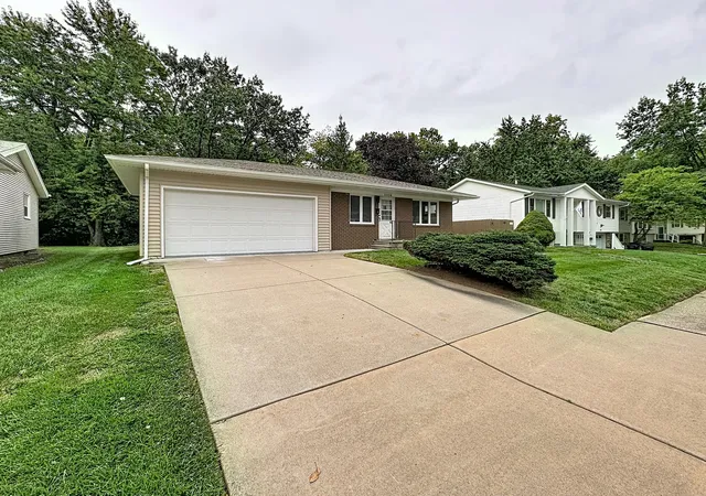 Photo 3 of Single family home for sale at 2438 3rd Street, Moline, IL 61265 | MLS# 12762836 | Listing updated on 2026-10-02