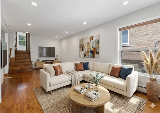 Photo 3 of Single family home for sale at 5768 N Lacey Ave, Chicago, IL 60646 | MLS# 12762848 | Listing updated on 2026-09-24
