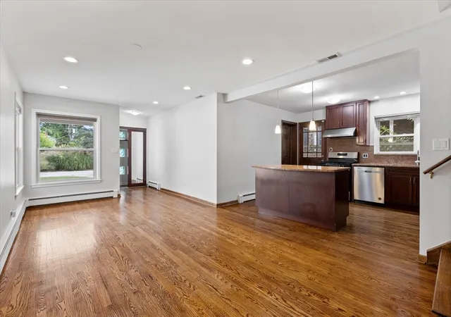 Photo 4 of Single family home for sale at 5768 N Lacey Ave, Chicago, IL 60646 | MLS# 12762848 | Listing updated on 2026-09-24