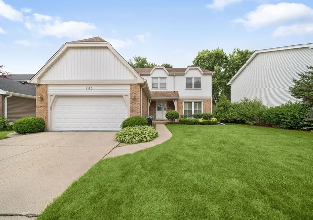 Photo 2 of Single family home for sale at 1170 Green Knls Dr, Buffalo Grove, IL 60089 | MLS# 12762854 | Listing updated on 2026-09-25