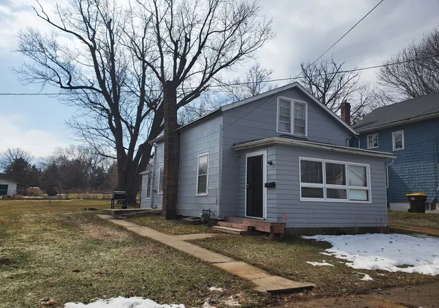 Photo 1 of Single family home for sale at 219 W John St, Freeport, IL 61032 | MLS# 12762859 | Listing updated on 2026-09-23