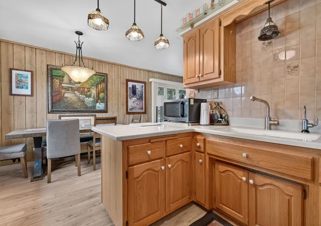Photo 3 of Single family home for sale at 9915 S Kenton Ave, Oak Lawn, IL 60453 | MLS# 12762864 | Listing updated on 2026-09-25