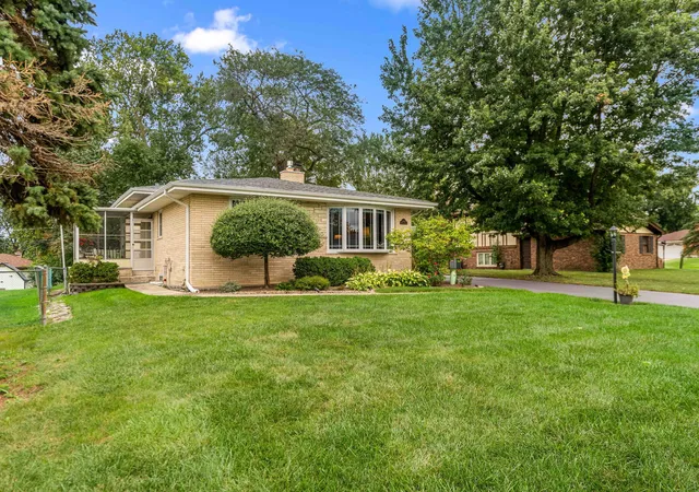 Photo 1 of Single family home for sale at 12449 S Mcvickers Ave, Palos Heights, IL 60463 | MLS# 12762871 | Listing updated on 2026-10-07