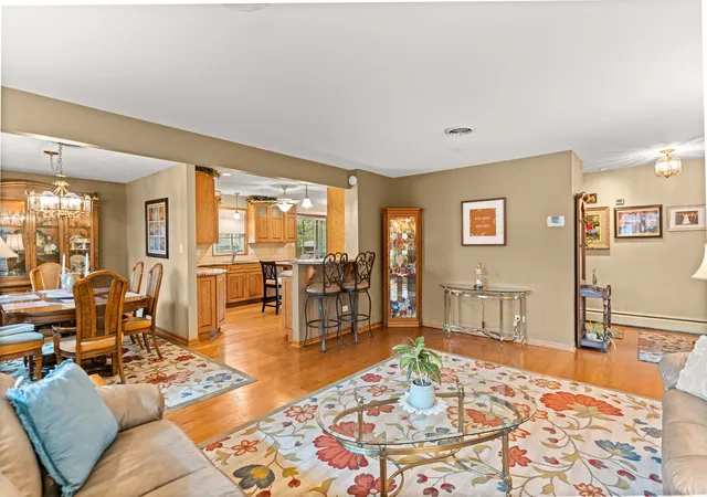 Photo 4 of Single family home for sale at 12449 S Mcvickers Ave, Palos Heights, IL 60463 | MLS# 12762871 | Listing updated on 2026-10-07