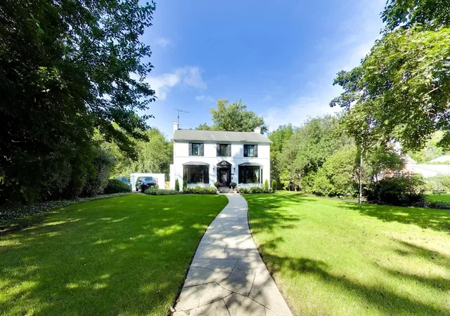 Photo 3 of Single family home for sale at 901 Locust Rd, Wilmette, IL 60091 | MLS# 12762874 | Listing updated on 2026-09-26