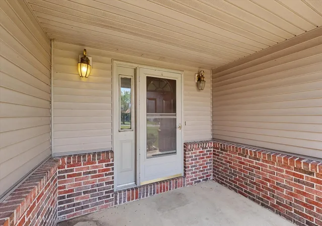 Photo 3 of Single family home for sale at 808 E Marshall St, Tolono, IL 61880 | MLS# 12762889 | Listing updated on 2026-10-21