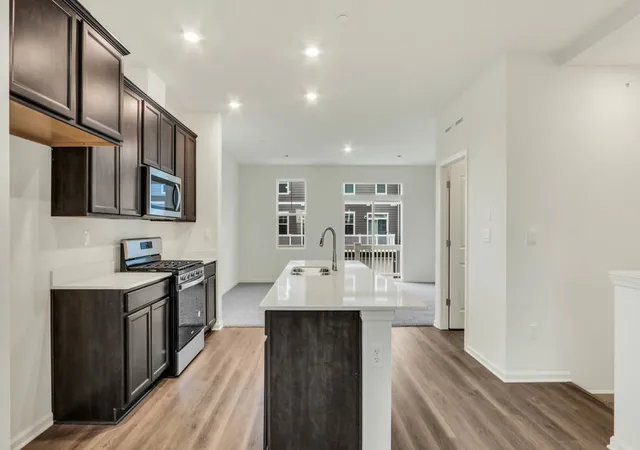 Photo 4 of Townhouse for sale at 2053 Sequoia Ave, Mundelein, IL 60060 | MLS# 12762892 | Listing updated on 2026-10-04