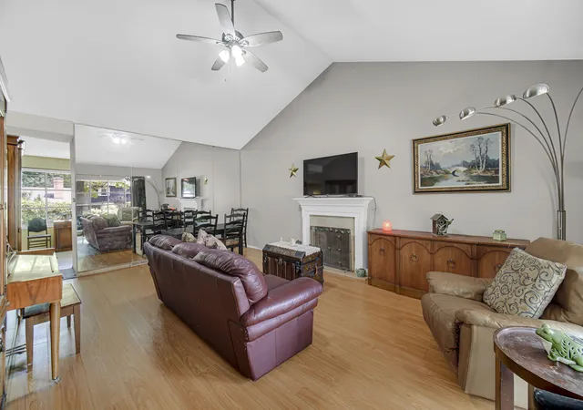 Photo 3 of Single family home for sale at 418 Earl Ave, Joliet, IL 60436 | MLS# 12762893 | Listing updated on 2026-09-23