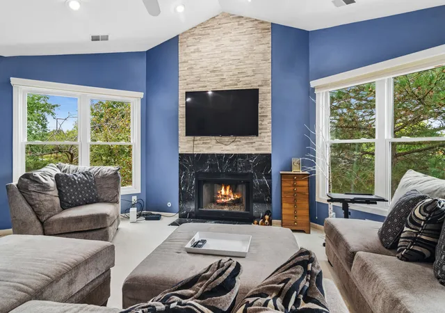 Photo 3 of Townhouse for sale at 71 Willow Pkwy #72-2, Buffalo Grove, IL 60089 | MLS# 12762894 | Listing updated on 2026-09-25