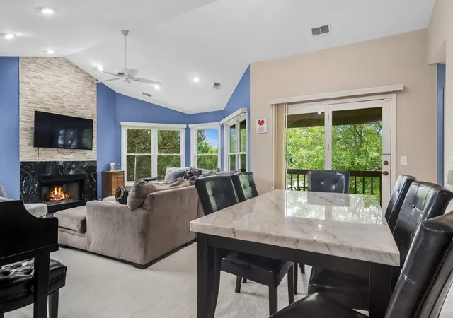 Photo 4 of Townhouse for sale at 71 Willow Pkwy #72-2, Buffalo Grove, IL 60089 | MLS# 12762894 | Listing updated on 2026-09-25