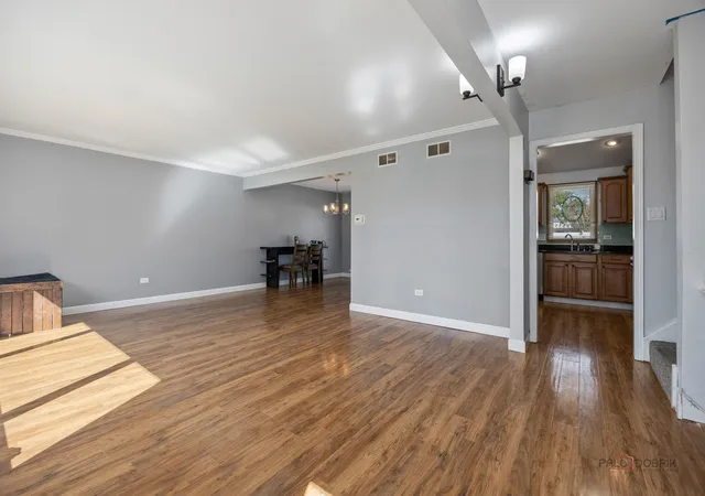 Photo 4 of Single family home for sale at 4816 W 121st Place, Alsip, IL 60803 | MLS# 12762895 | Listing updated on 2026-10-07