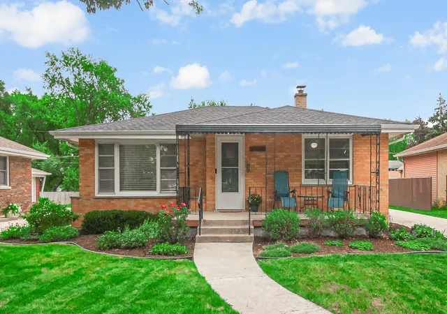 Photo 1 of Single family home for sale at 17247 69th Avenue, Tinley Park, IL 60477 | MLS# 12762897 | Listing updated on 2026-09-19
