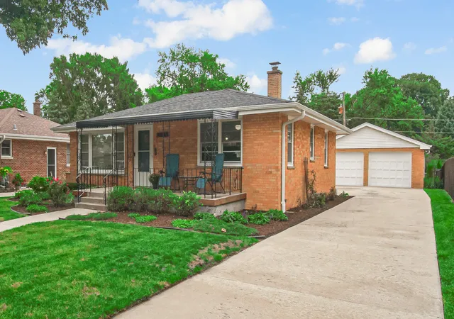 Photo 2 of Single family home for sale at 17247 69th Avenue, Tinley Park, IL 60477 | MLS# 12762897 | Listing updated on 2026-09-19