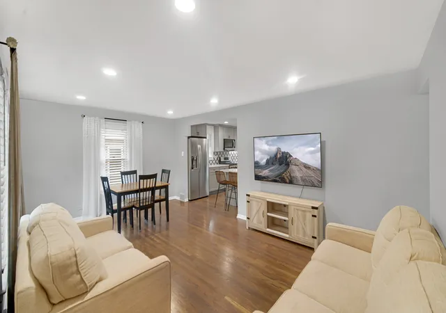 Photo 4 of Single family home for sale at 17247 69th Avenue, Tinley Park, IL 60477 | MLS# 12762897 | Listing updated on 2026-09-22