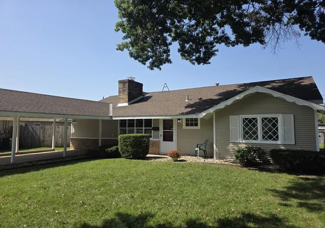 Photo 3 of Single family home for sale at 511 Lenane Dr, Quincy, IL 62301 | MLS# 12762898 | Listing updated on 2026-09-19