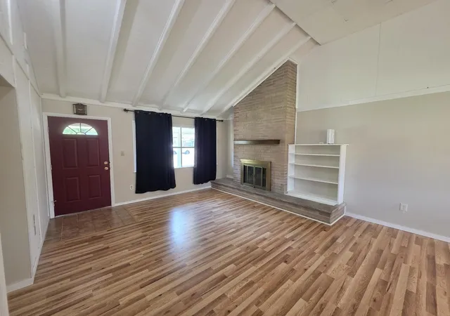 Photo 3 of Single family home for sale at 511 Lenane Dr, Quincy, IL 62301 | MLS# 12762898 | Listing updated on 2026-09-19
