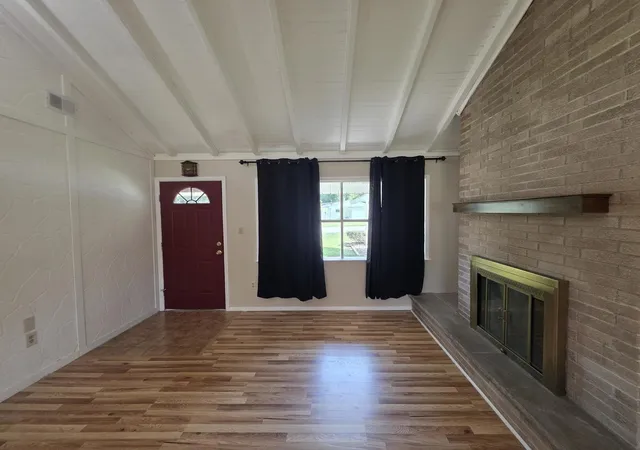 Photo 4 of Single family home for sale at 511 Lenane Dr, Quincy, IL 62301 | MLS# 12762898 | Listing updated on 2026-09-19