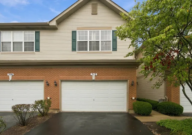 Photo 2 of Townhouse for sale at 512 N Fox Trl, Round Lake, IL 60073 | MLS# 12762912 | Listing updated on 2026-09-24