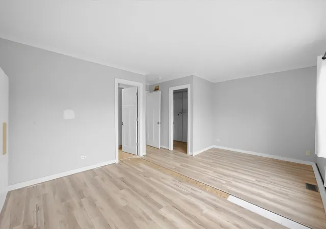 Photo 3 of Townhouse for sale at 512 N Fox Trl, Round Lake, IL 60073 | MLS# 12762912 | Listing updated on 2026-09-24
