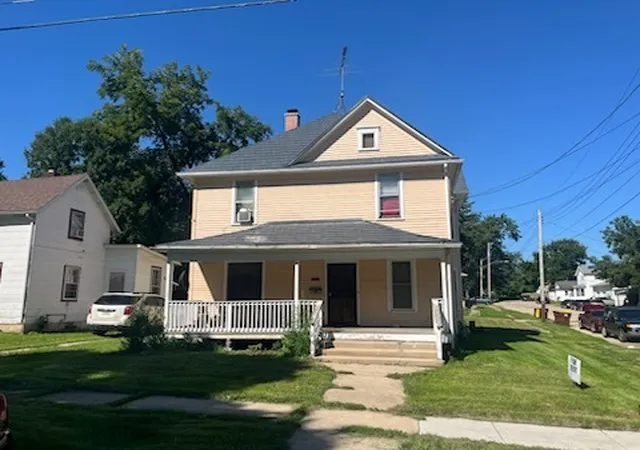 Photo 1 of Multi family home for sale at 1002 Oak Ave S, Freeport, IL 61032 | MLS# 12762918 | Listing updated on 2026-09-23