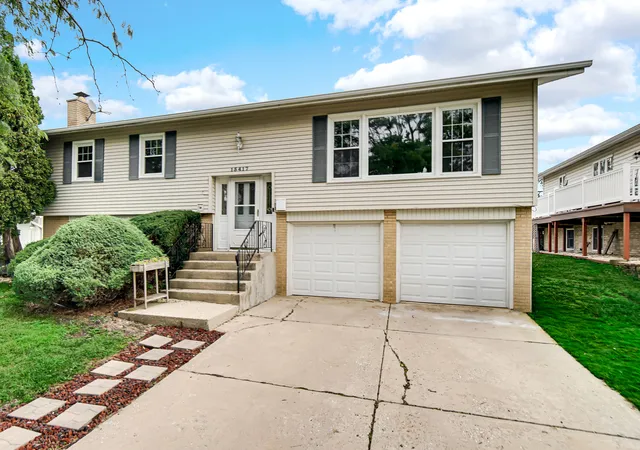 Photo 2 of Single family home for sale at 15417 Alameda Ave, Oak Forest, IL 60452 | MLS# 12762923 | Listing updated on 2026-09-24